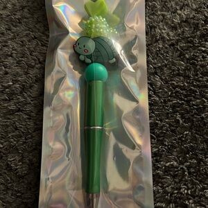 handcrafted Green Cute Turtle Top Pen